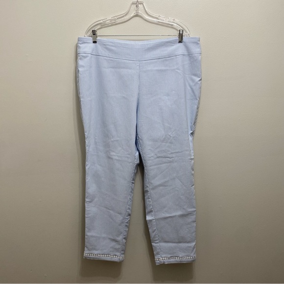 Crown & Ivy Plus Size Blue/White Seersucker Ankle Pants - Picture 8 of 9